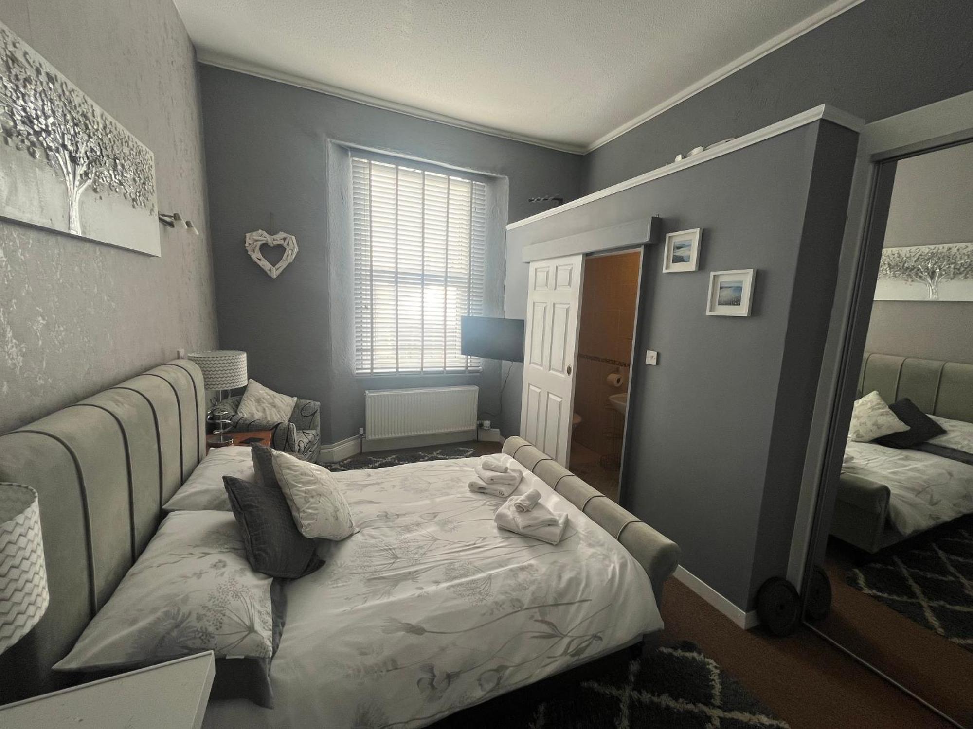 The Buccaneer Inn Torquay Room photo